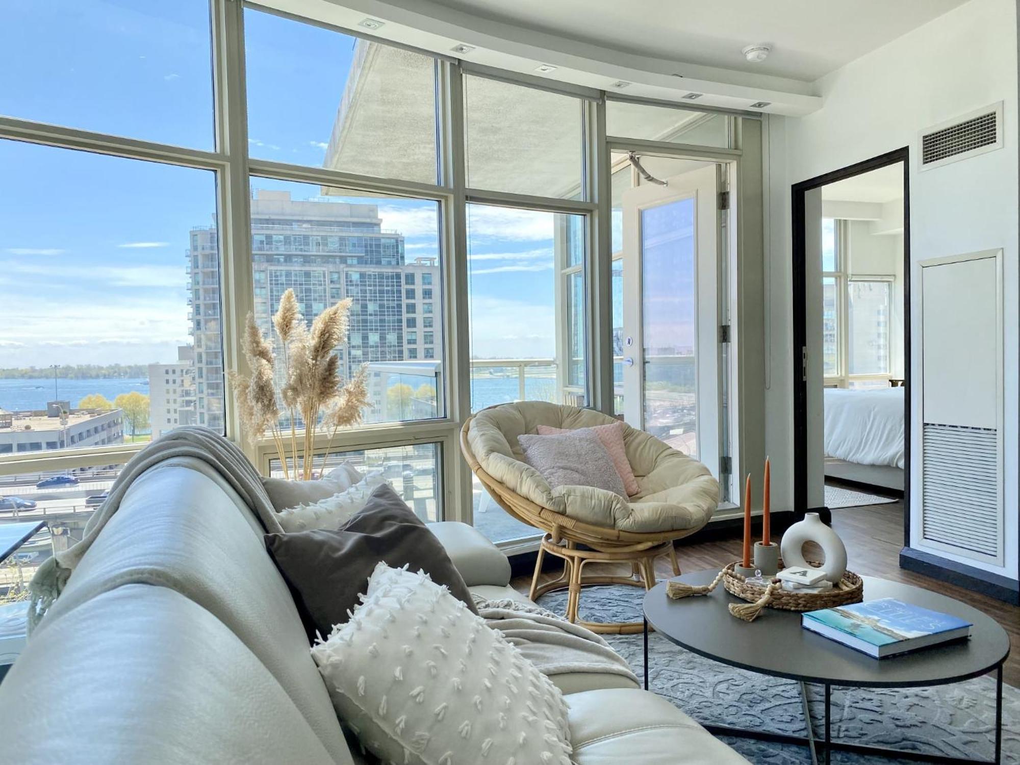Elegant Cityview In Toronto